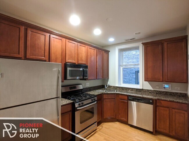 Photo - 3250 N Clifton Ave Unit 2