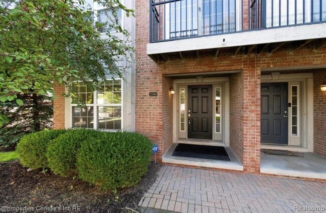 Photo - 22089 Parkview Dr