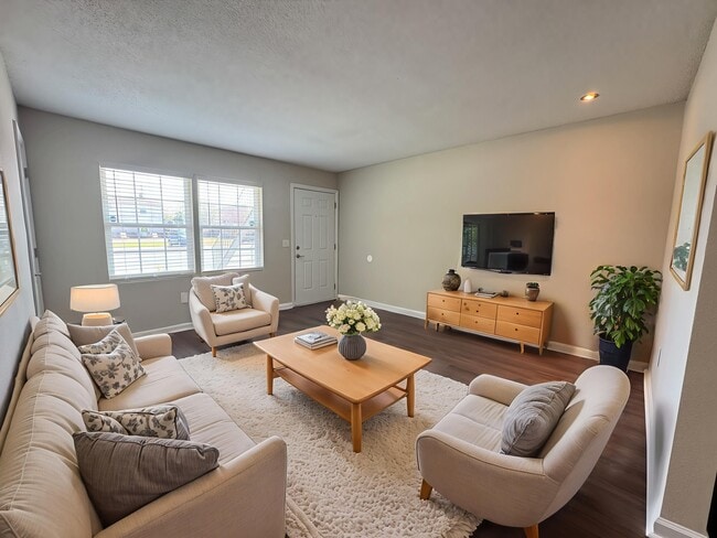 Building Photo - 431 Fair Rd