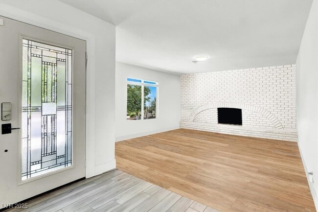 Photo - 1600 Eaton Dr