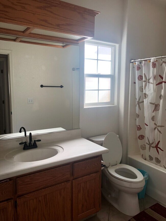 Photo - 2614 W Oakridge Ave