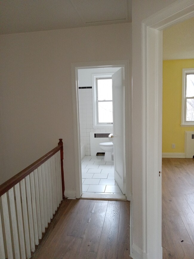 Photo - 1661 Ralworth Rd