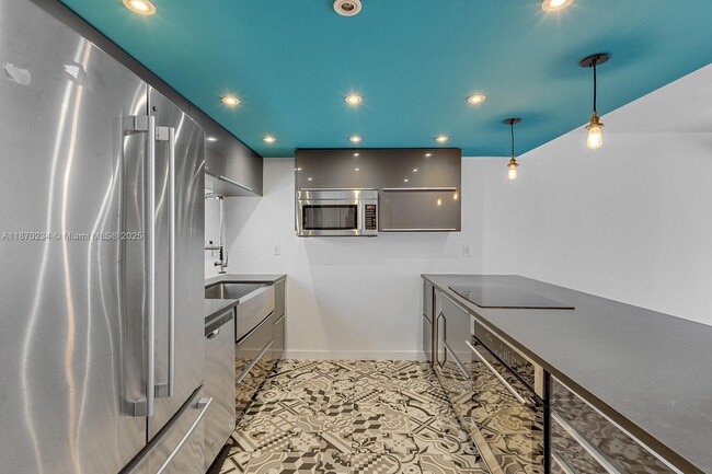 Building Photo - 100 Ocean Ln Dr Unit 304 Rental