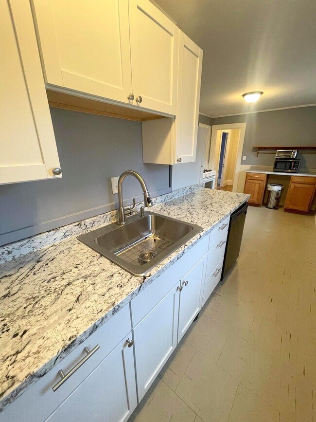 Building Photo - 19 Porter St Unit 2