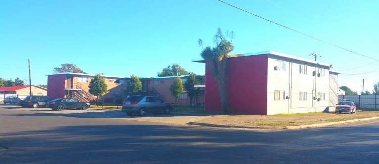 Photo - Apache Apartments