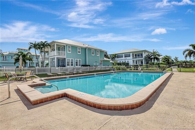 Photo - 150 SE Four Winds Dr Unit B303