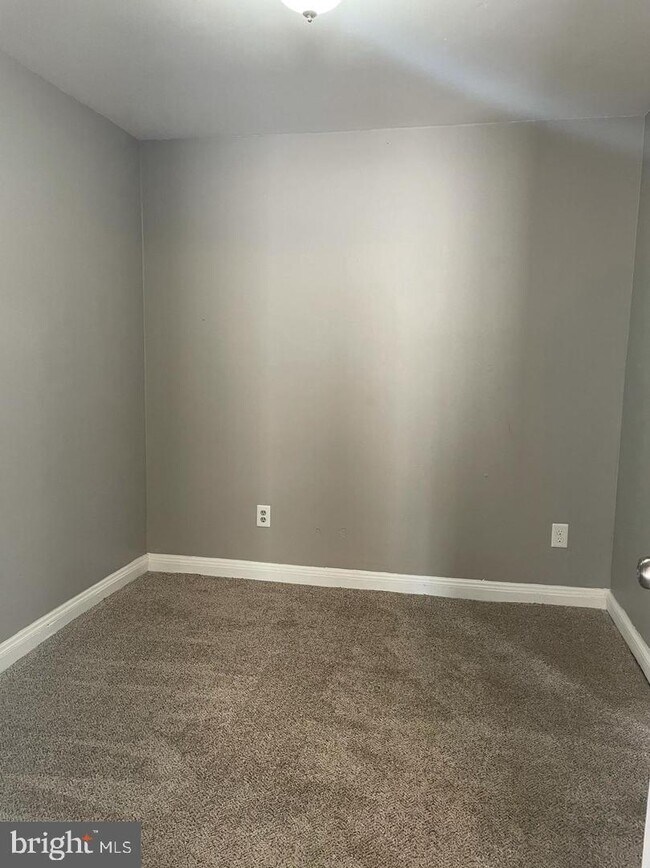 11 N Jay St Apartment For Rent in Middleburg, VA