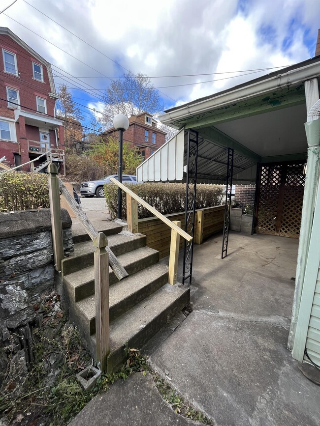 Photo - 1511 Ridge Ave