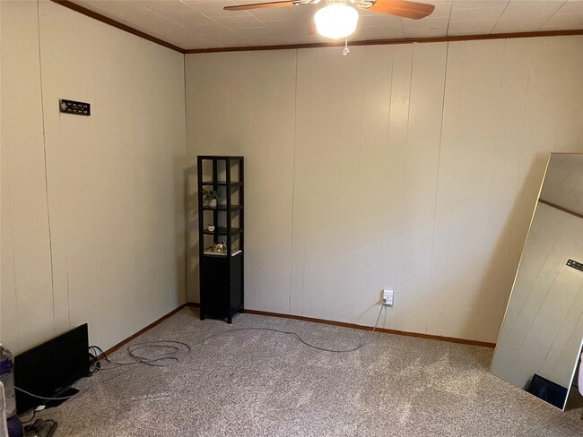 Building Photo - 2809 Sam Houston Ave Unit 6