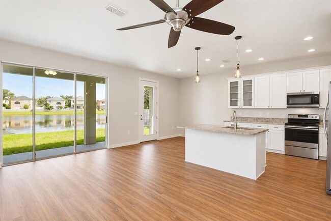 Photo - 1823 Meadow Pond Way