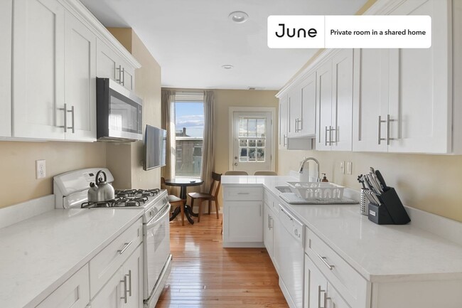 Photo - Room in Shared 4 bed/1 bath home Unit C