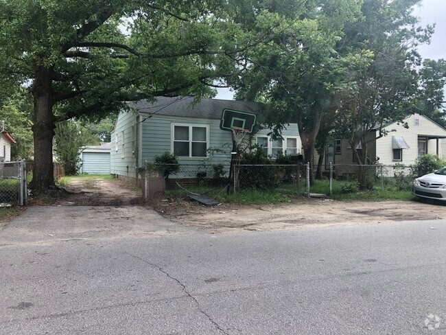 Building Photo - Charming Ranch Rental