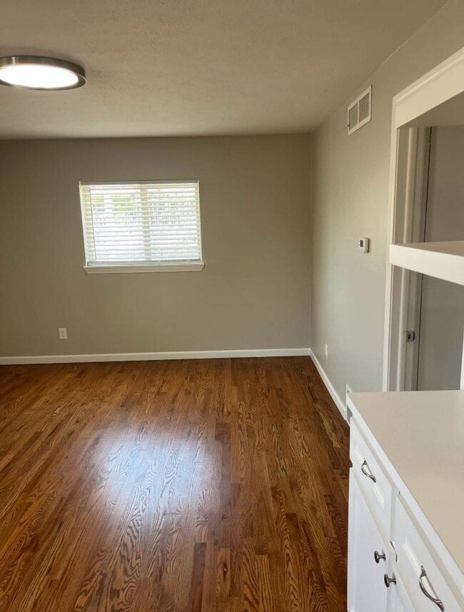 Photo - 1100 NW 30th St