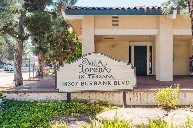 Photo - 18307 Burbank Blvd Unidad 233