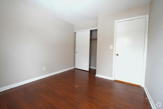 Building Photo - 545 Rosslyn Ave Rental