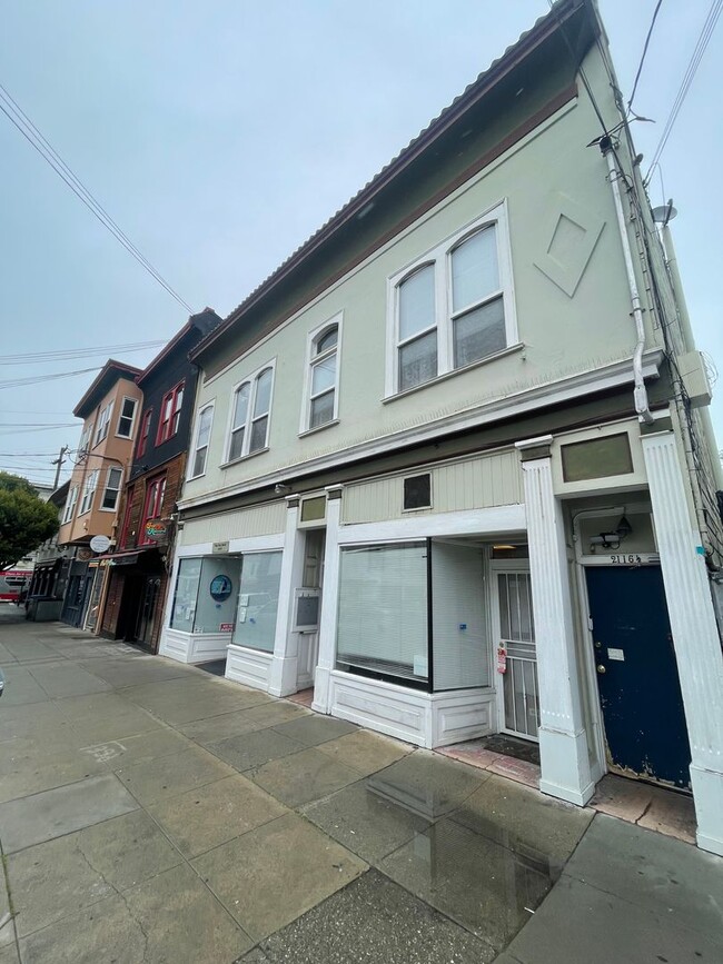Building Photo - 2116-2118 Greenwich Street Unit 02