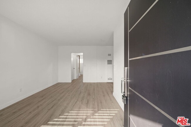 Photo - 1310 W Valencia Dr