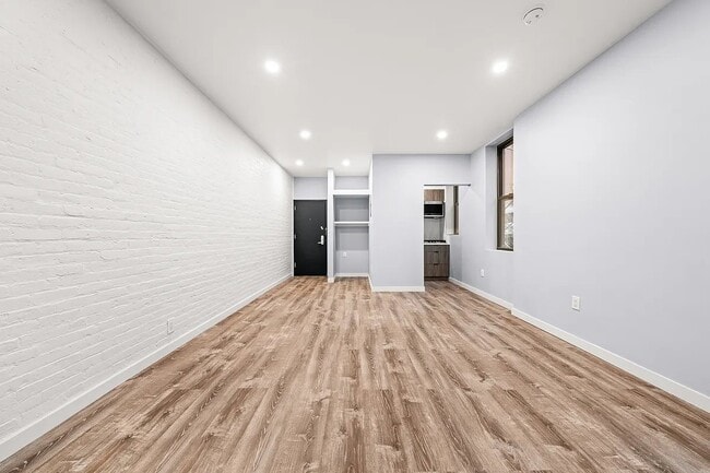 Photo - 453 W 48th St Unit 1C