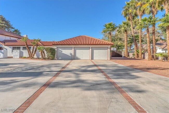 Photo - 2868 Vista Del Sol Ave