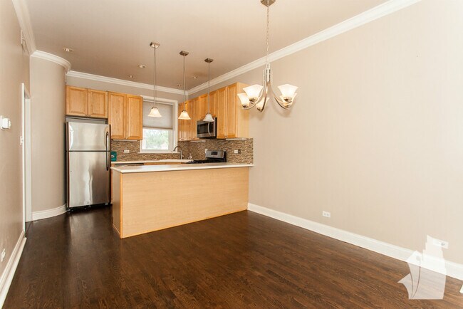 Photo - 3850 N Southport Ave Unit 1