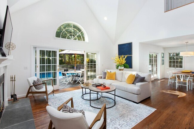 Photo - 3 Longboat Ln