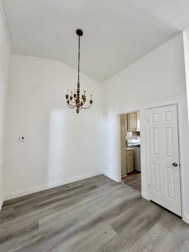 333 Rexford Dr Unit 333 S Rexford Dr Unit 5