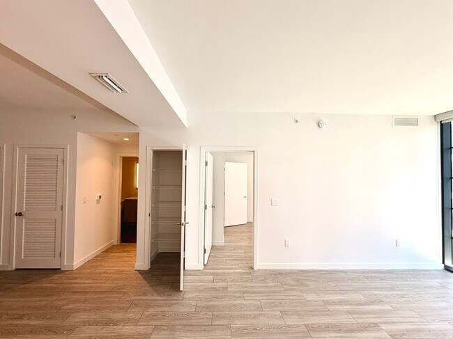 Photo - 558 NW 30th St Unit A7