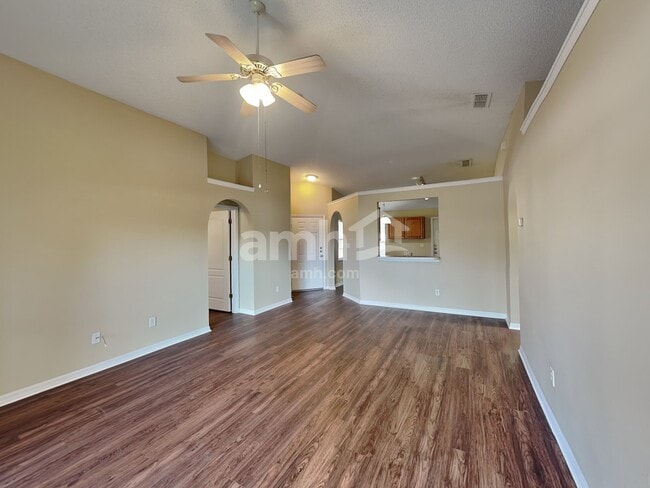 Photo - 700 Kenmoore Ct