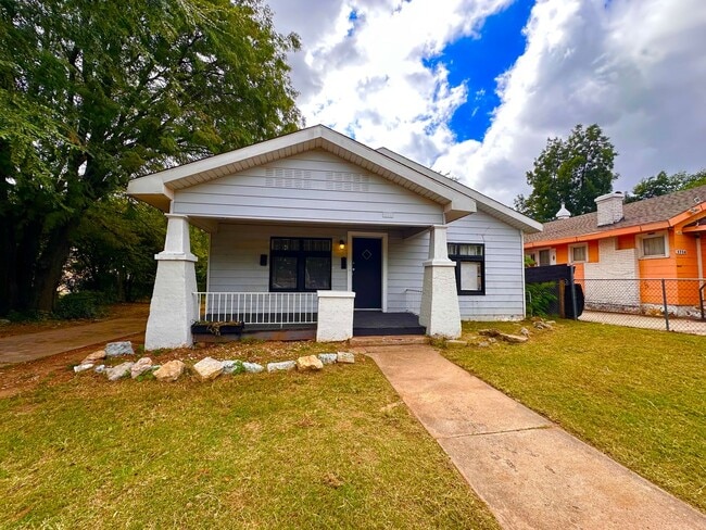 Building Photo - Spacious Four-Bedroom near Plaza District Rental