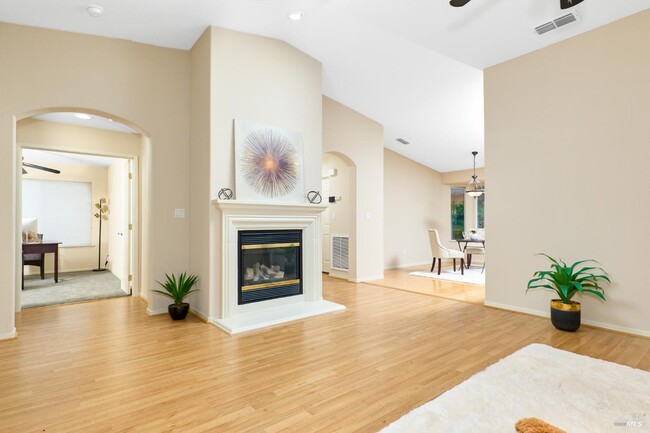 Photo - 512 Twin Pines Dr