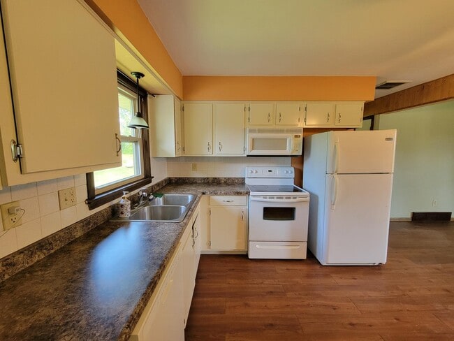 Photo - 205 Sharon St