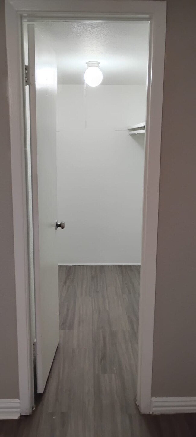 Photo - 8601 Broadway