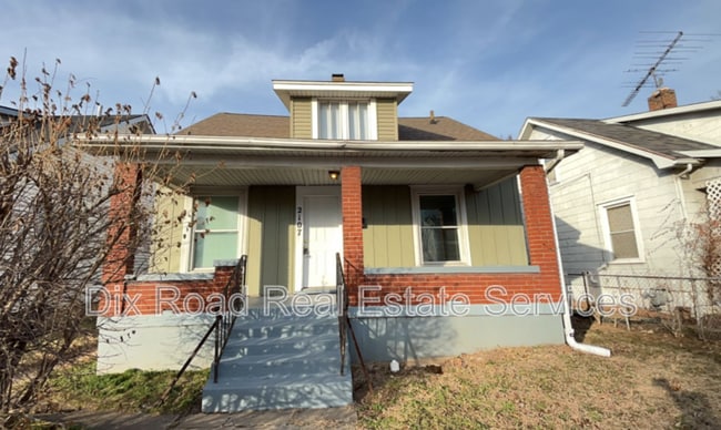 Building Photo - 2107 Queen Ave