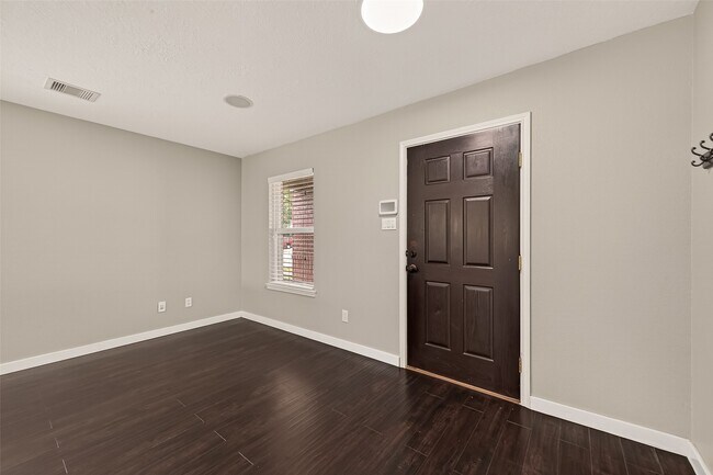 Building Photo - 18302 Walden Gate Ln
