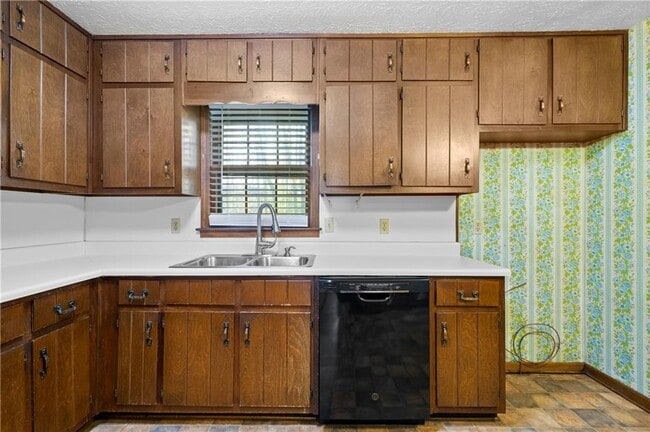 Photo - 1131 Lafayette Dr SW