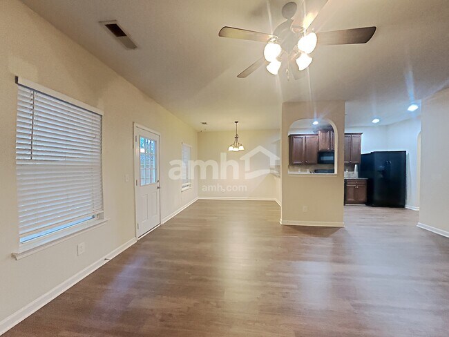 Photo - 214 Hidden Creek Pt