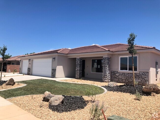 Building Photo - 3 bed 2 bath home in Sky Ridge