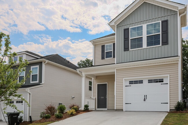 Facade - 1510 Alvin Pond Dr