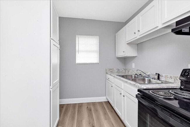 Photo - Pointe Arlington