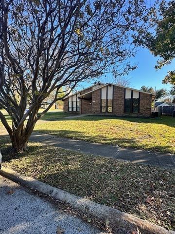 Photo - 401 Willow Way