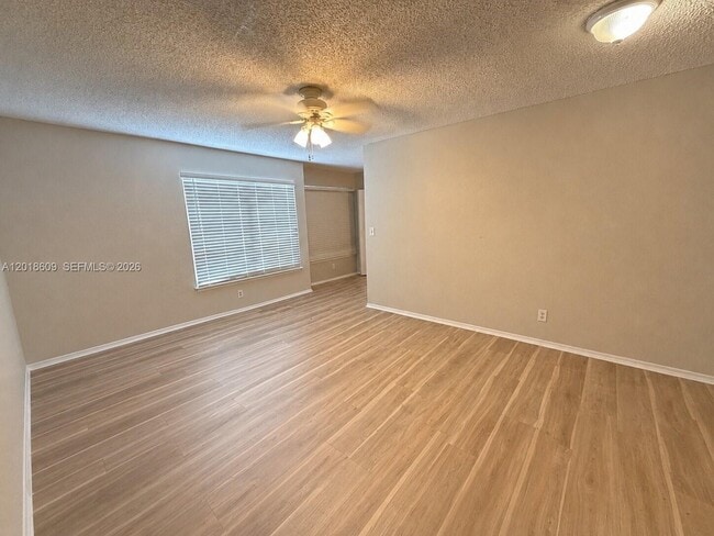 Photo - 2900 S University Dr Unidad 9109