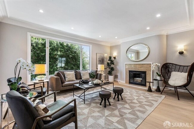 Building Photo - 228 Mallorca Way