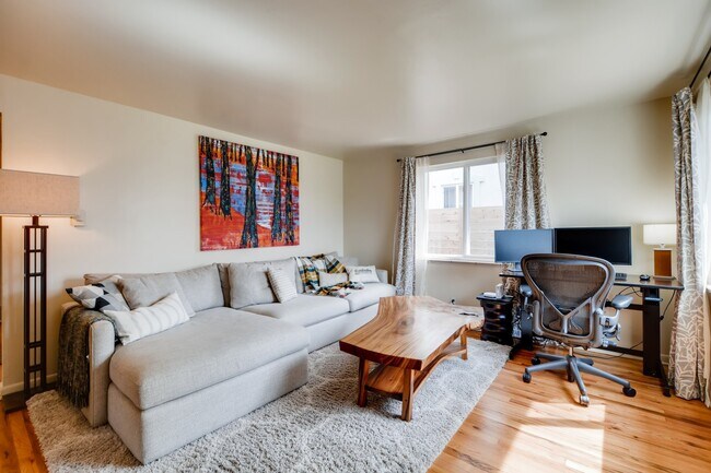 Photo - 216 S Irving St