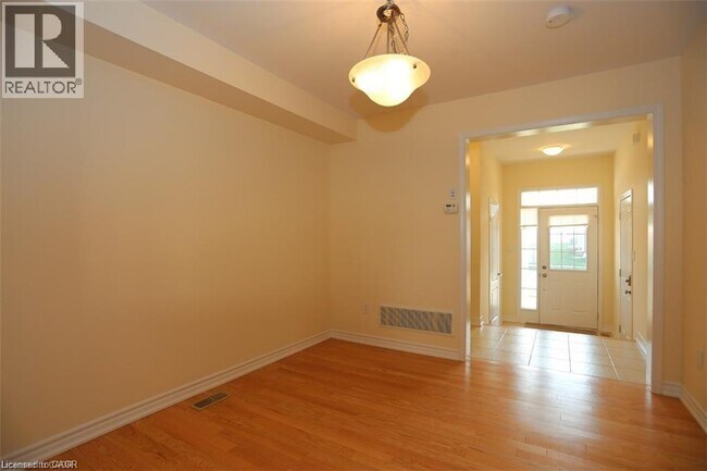 Photo - 155 W Oak Trl