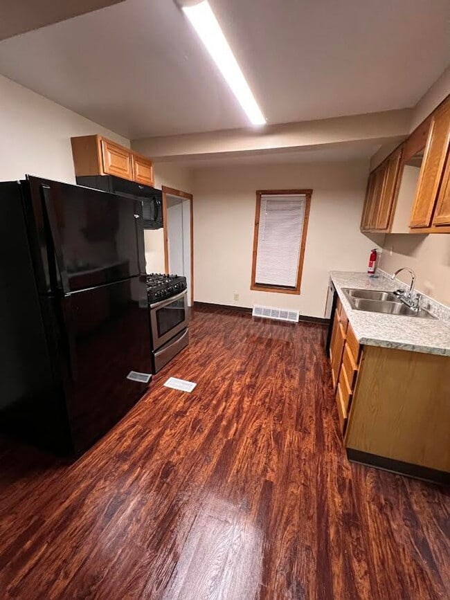 Photo - 112 Hazel St