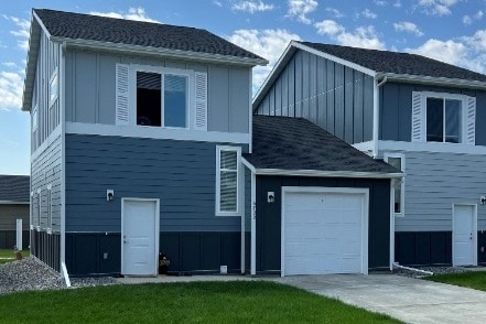 2 story townhome with attached garage