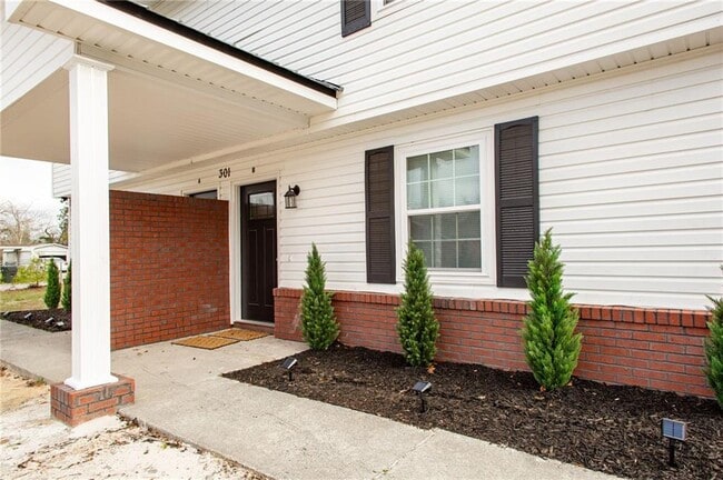 Photo - 301 Fireman St