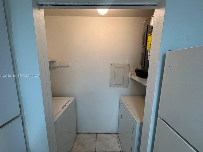 Photo - 8793 NW 39th St Unidad .
