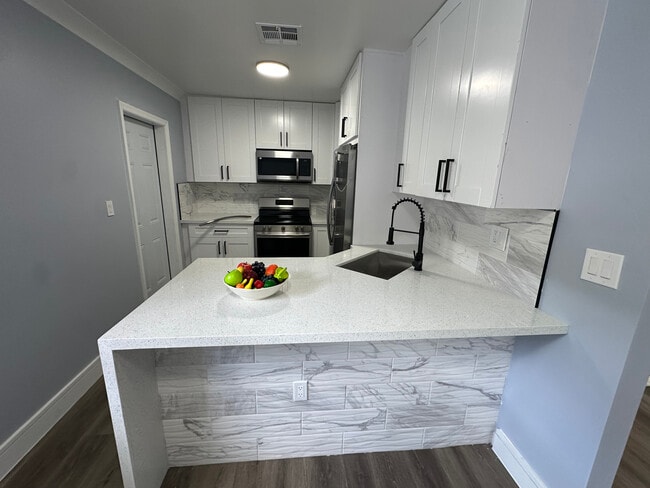 Photo - 814 SW 12th Pl