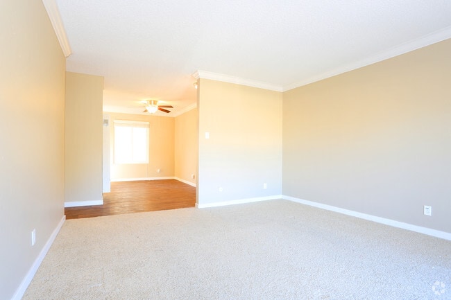 1Bedroom: Living Room